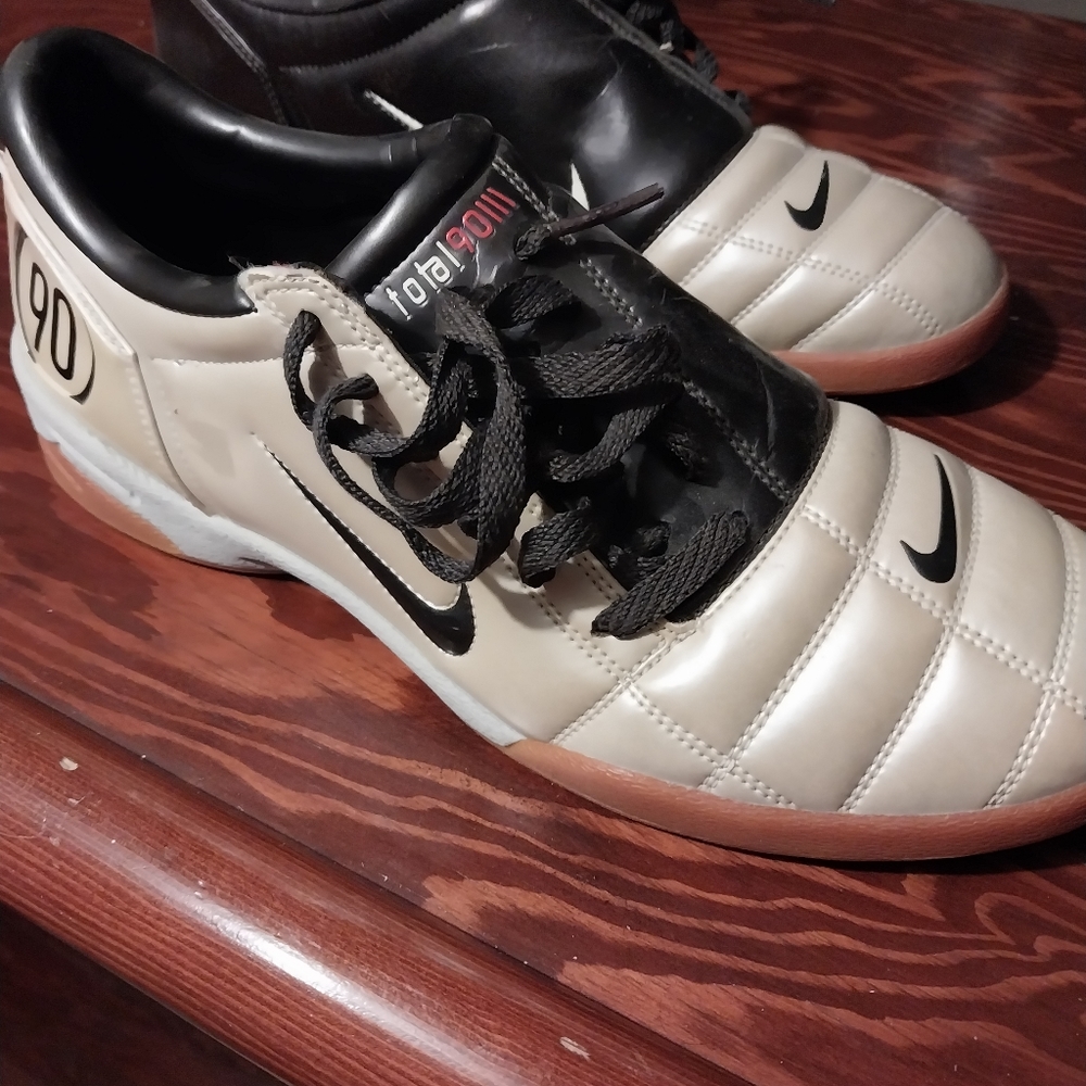 Nike total 90